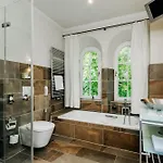 Ξενοδοχείο Romantik Hof Zur Linde 4*