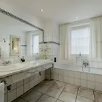 Romantik Hof Zur Linde Ξενοδοχείο