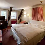 Romantik Hof Zur Linde Ξενοδοχείο 4*