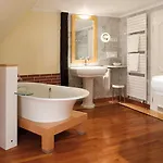 Ξενοδοχείο Romantik Hof Zur Linde 4*