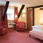 Romantik Hof Zur Linde 4*