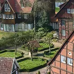 Romantik Hof Zur Linde 4*