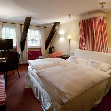 Romantik Hotel Hof Zur Linde Hotel 4*