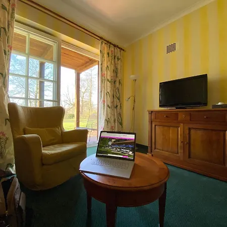 Romantik Hof Zur Linde Hotel