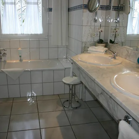 Hotel Romantik Hotel Hof Zur Linde 4*