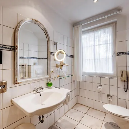 Hotel Romantik Hotel Hof Zur Linde 4*