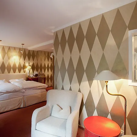 Romantik Hof Zur Linde Hotel