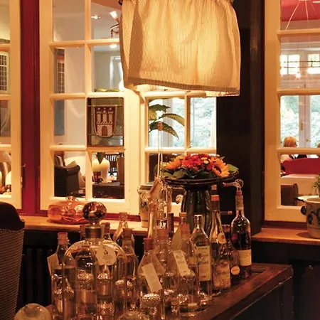 Hotell Romantik Hof Zur Linde 4*