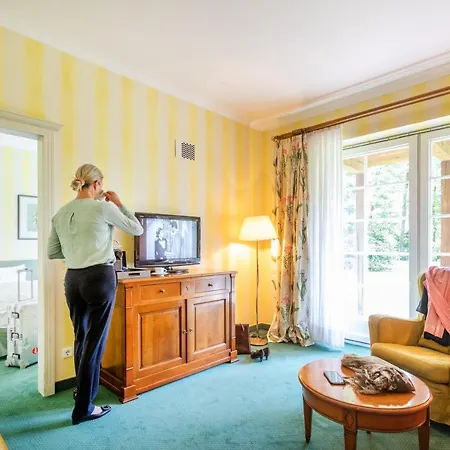 Romantik Hof Zur Linde Hotel