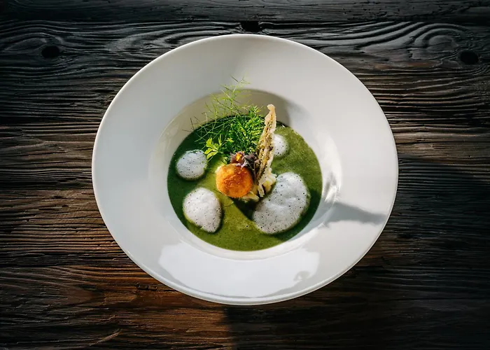 فندق Romantik Hof Zur Linde 4*