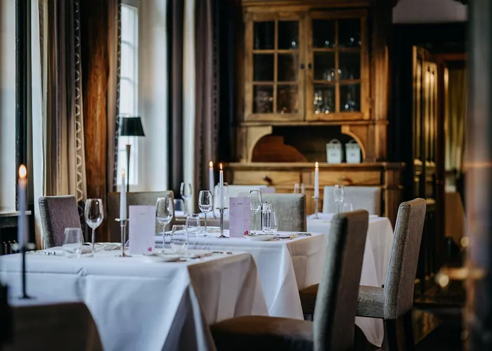 Romantik Hof Zur Linde فندق