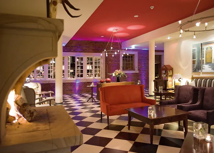 Romantik Hof Zur Linde فندق 4*