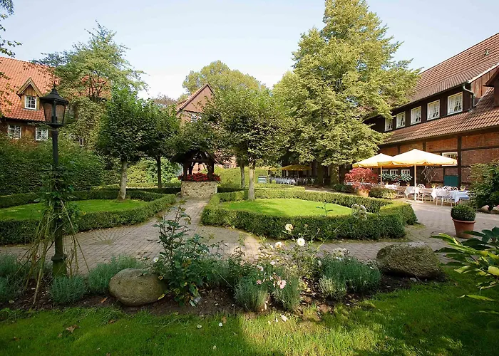Romantik Hof Zur Linde Hotel 4*