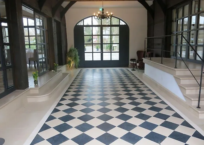 Romantik Hof Zur Linde Hotel 4*