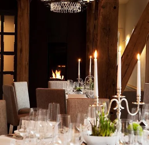 Romantik Hof Zur Linde فندق 4*